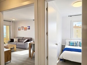 2 slaapkamers, een strijkplank/strijkijzer, gratis wifi, beddengoed