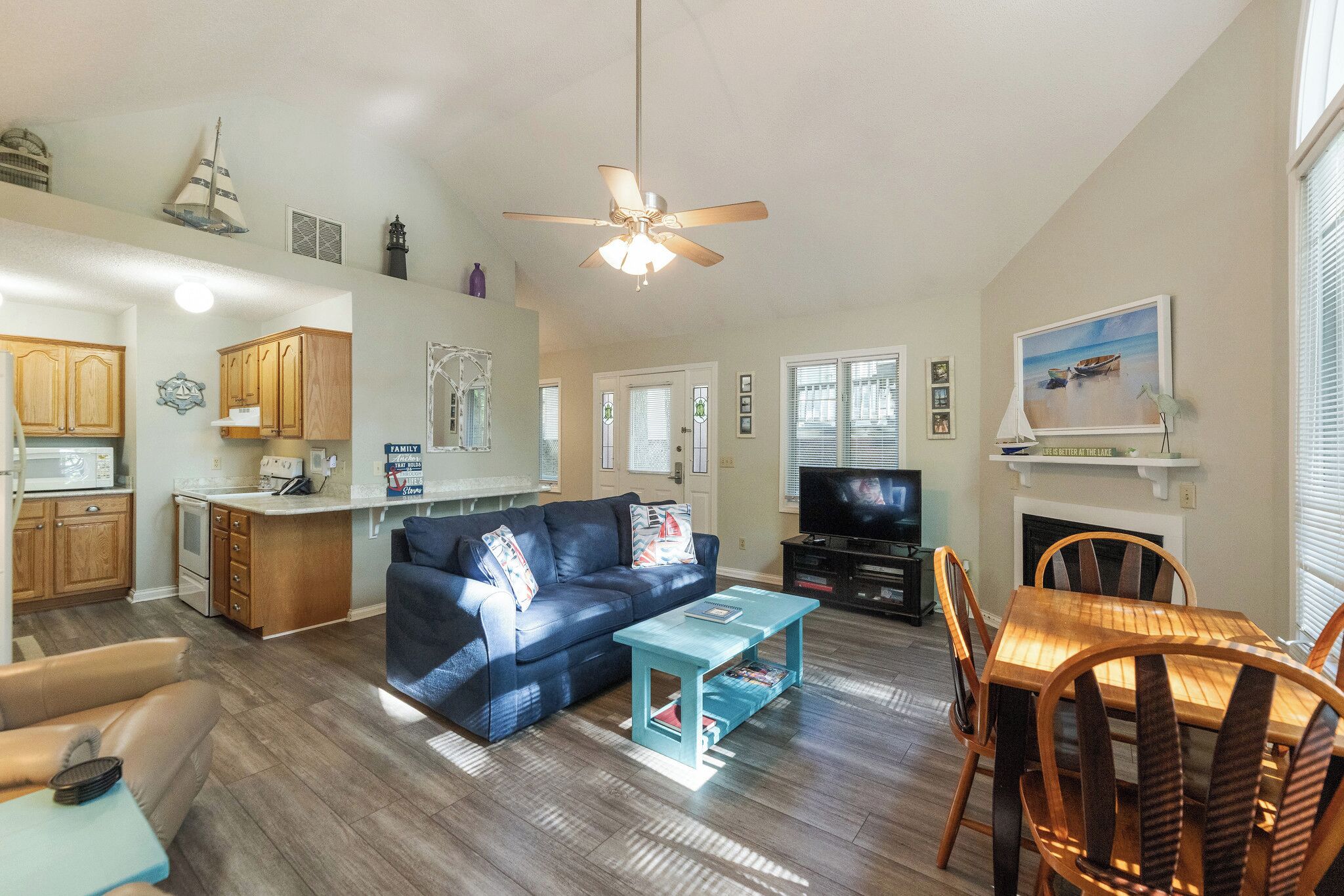 Televisio, takka, DVD-soitin