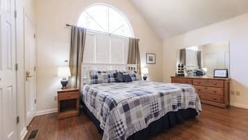 1 habitación, tabla de planchar con plancha, internet y ropa de cama