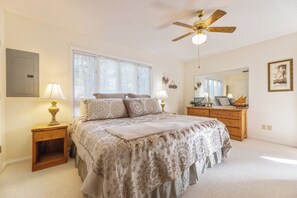 2 chambres, fer et planche à repasser, accès à Internet, literie fournie