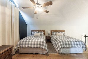 2 chambres, fer et planche à repasser, accès Internet, draps fournis