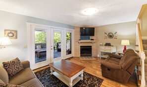TV, fireplace, DVD player