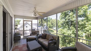 TV, fireplace, DVD player