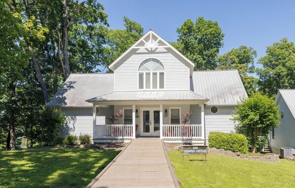 Exterior - Four Bedroom Yacht Condo (Grand Rivers)
