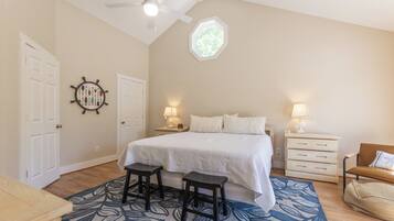 4 bedrooms, iron/ironing board, internet, bed sheets