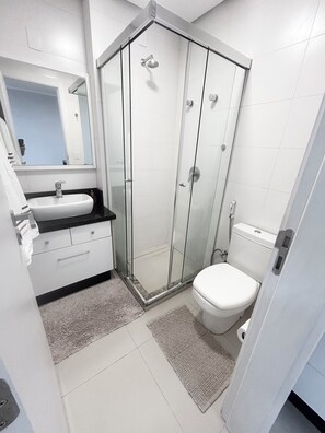 Hair dryer, towels, soap, toilet paper - Comfort and practicality, complete leisure area and market, 500m from the seafront (Centro Florianópolis)