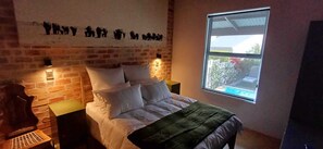 1 bedroom, in-room safe, iron/ironing board, free WiFi