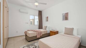 2 bedrooms, iron/ironing board, free WiFi, bed sheets