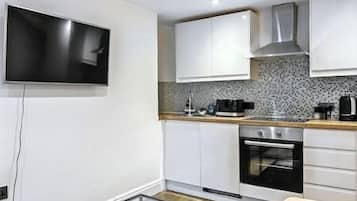 Refrigerador, horno, placa de cocina, lavavajillas