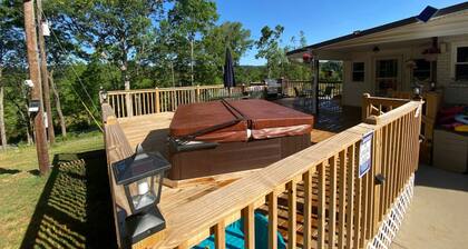 Beautiful Room Just Waiting for You Pool IS Closed