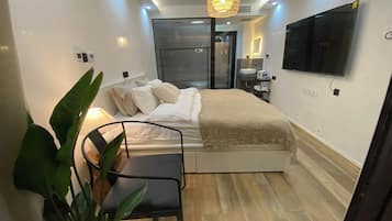 Free WiFi, bed sheets