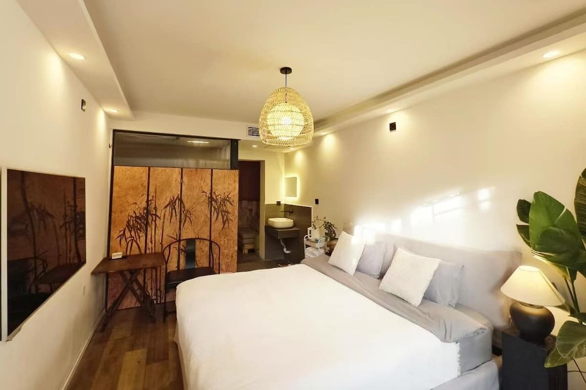 Basic Quadruple Room | Free WiFi, bed sheets
