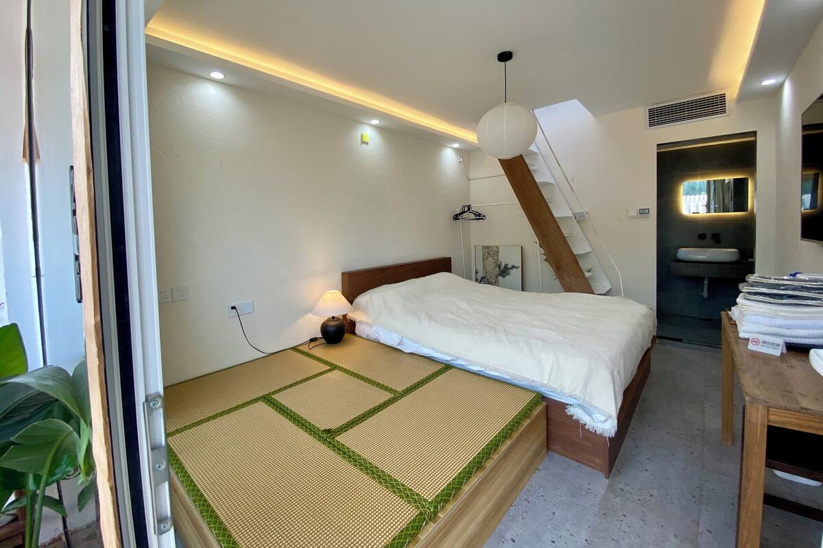 Vierbettzimmer im japanischen Stil | Kostenloses WLAN, Bettwäsche