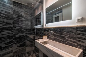 Bathroom - Stylish Jungle Retreat Kolonaki Center (Athens)