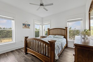 5 bedrooms, free WiFi - "Bourbon At Seven" - New Construction! 1903 S Bayshore (Milton)
