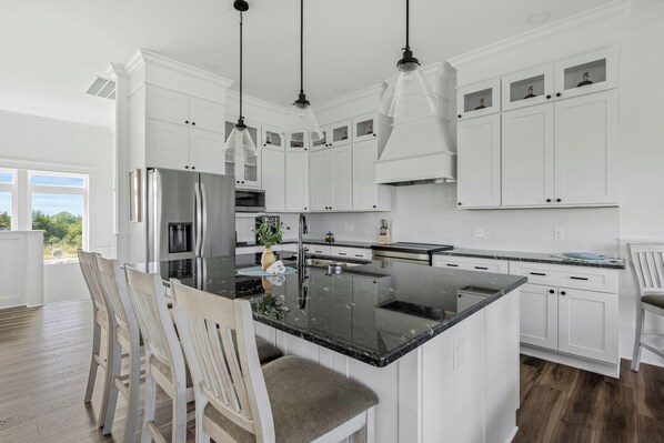 Microwave, dishwasher