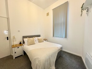 Apartment | 2 bedrooms, iron/ironing board, free WiFi, bed sheets