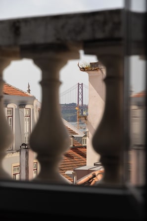 Habitació doble urbana | Escriptori i espai de treball apte per a portàtils 