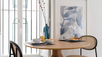 Comfort studio | Dineren in de kamer