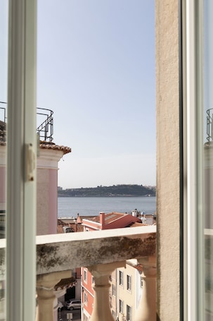 Standard Double Room | Desk, laptop workspace, iron/ironing board, free WiFi