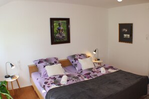 2 chambres, fer et planche à repasser, Wi-Fi, draps fournis