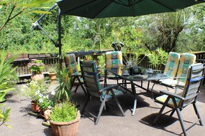 Outdoor dining - Cozy vacation apartment "Grüne Idylle" in Kirchberg an der Jagst for up to 6 people (Kirchberg an der Jagst)