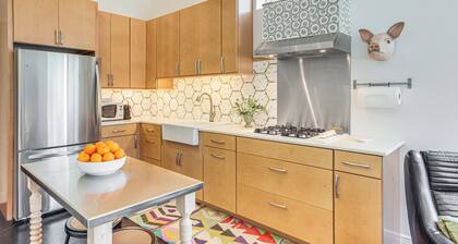 Porch w/ Swing & Kayaks: Rural Mississippi Retreat