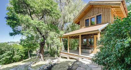 Historic Nature Lovers Cabin on Farm in Paonia!