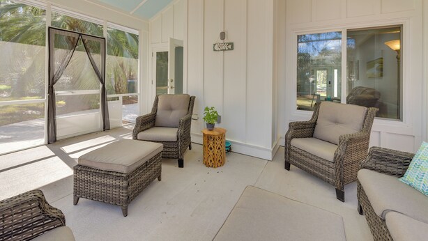 House (3 Bedrooms) | Interior - 5 Mi to Dtwn Beaufort: Home w/ Screened-in Patio (Port Royal)
