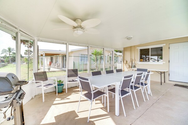 Centrally Located Cocoa Beach Haven: Walk To Shore - Cocoa Beach, FL