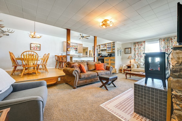 8 Mi To Hiking: Home W/ Patio In Dtwn Pioche - Echo Canyon State Park, Pioche