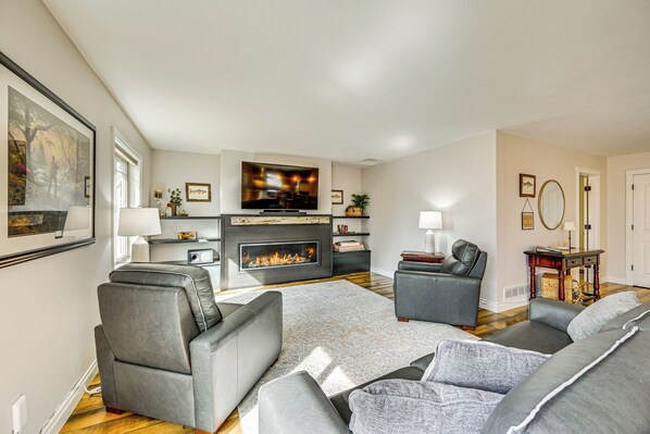 House (5 Bedrooms) | Interior