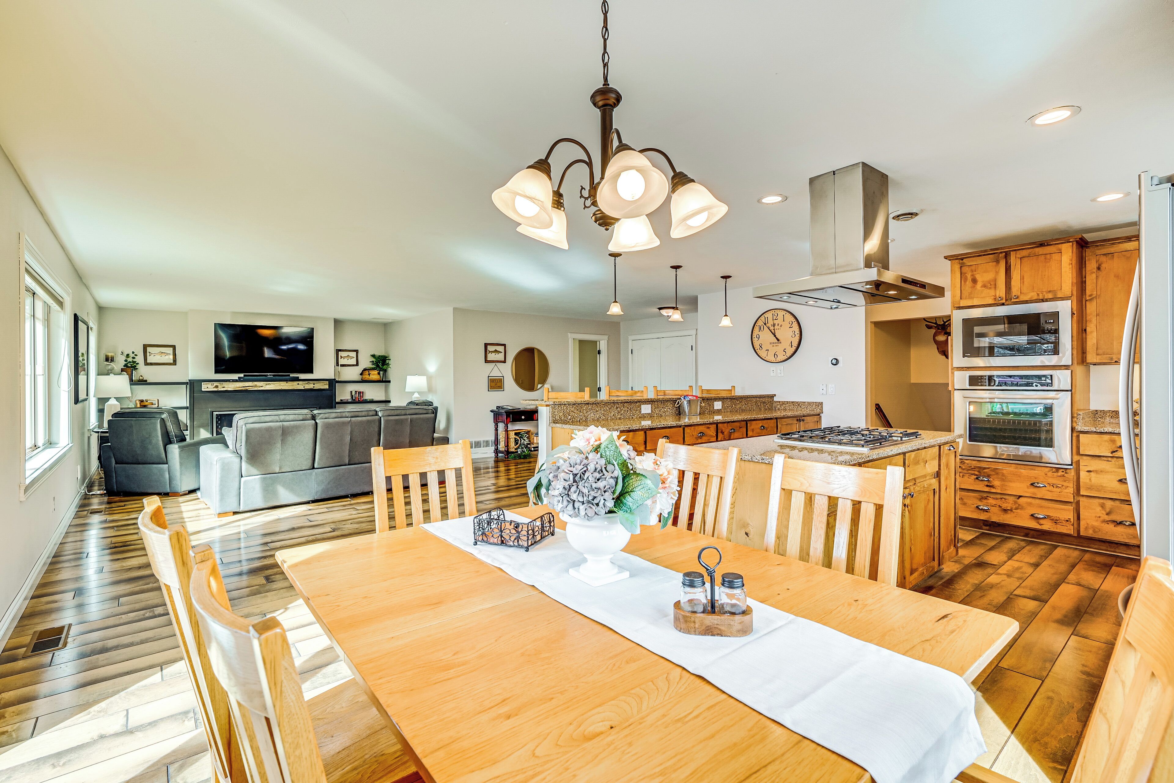 House (5 Bedrooms) | Interior