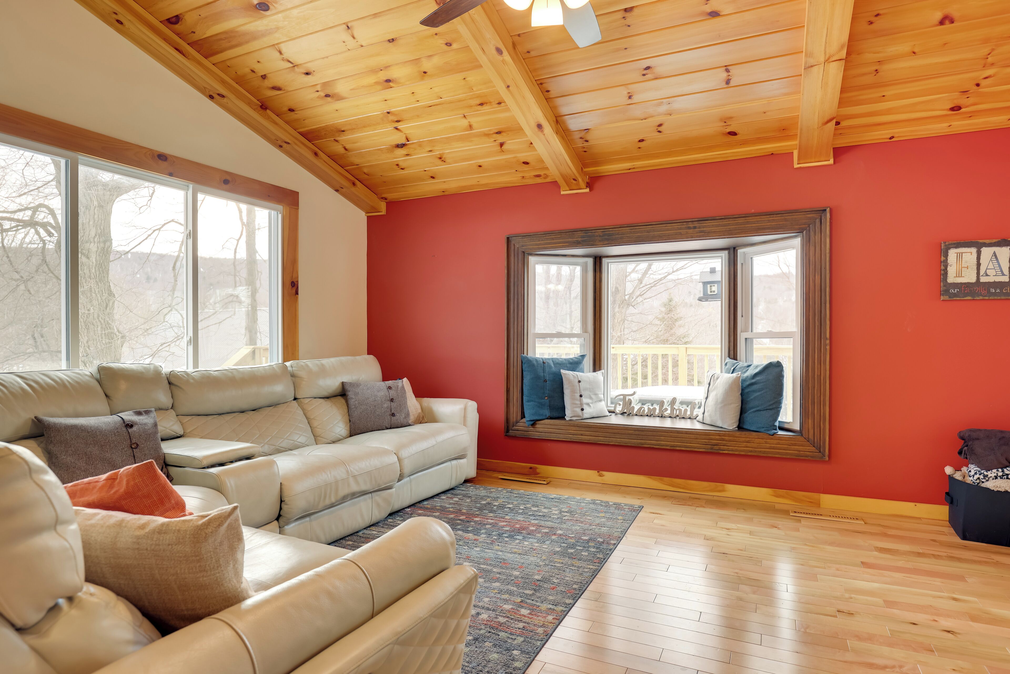 House (6 Bedrooms) | Interior