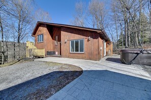 House (6 Bedrooms) | Interior