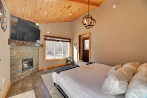 House (6 Bedrooms) | Interior - The Toasted Marshmallow Ski & Lake Game Barn (Canandaigua)