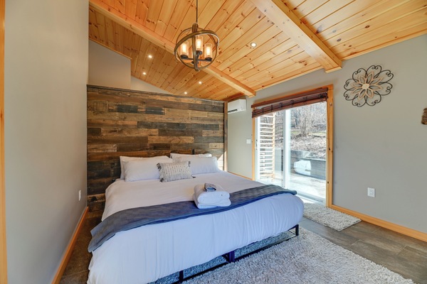 House (6 Bedrooms) | Interior