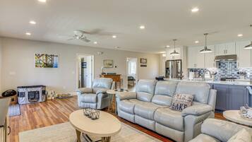 House (4 Bedrooms) | Interior