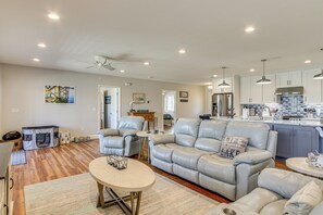 Interior - Private Dock, Fire Pit: Lake Murray Family Escape! (Leesville)