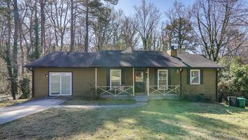 House (3 Bedrooms) | Front of property