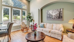 Interior - Luxe Vineyard Villa w/ Views & Fire Pit in Loomis! (Loomis)