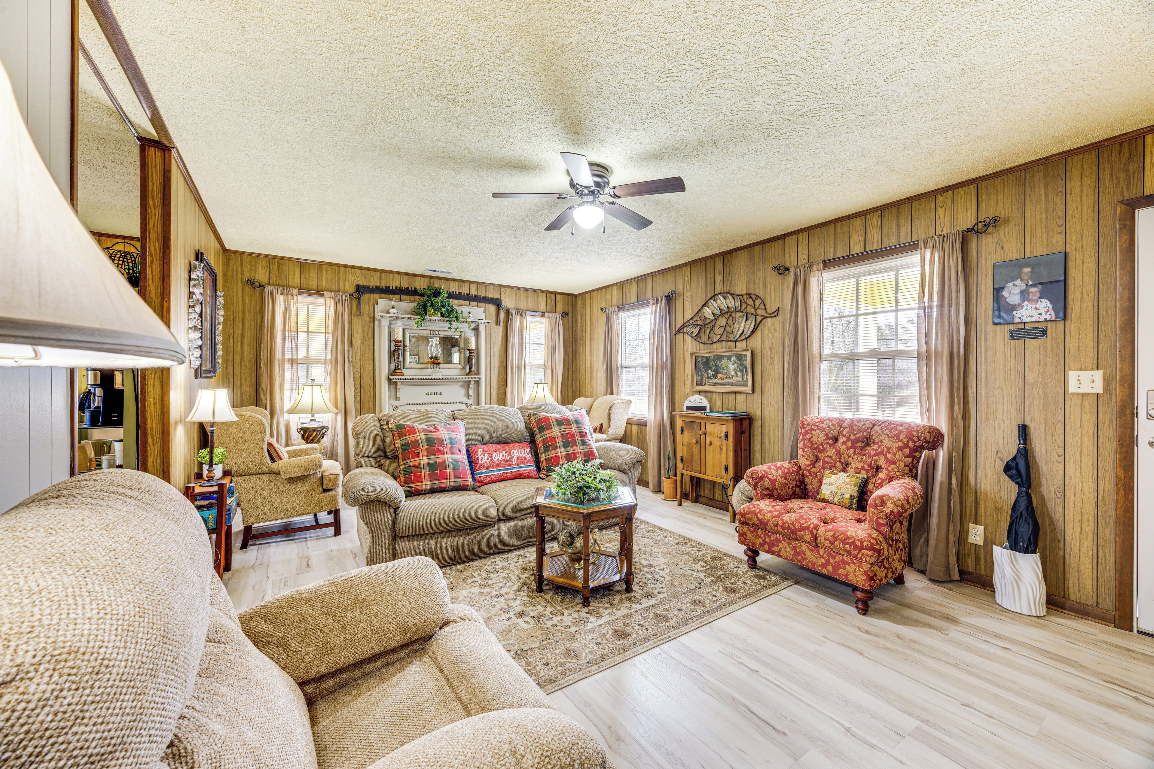 House (2 Bedrooms) | Interior