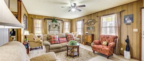 House (2 Bedrooms) | Interior