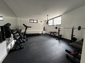 Gym - Elvis 2-Bedroom Apartment in Athens (Athens)