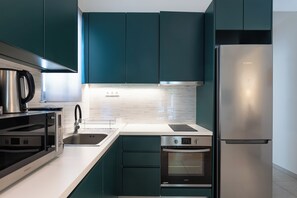 Private kitchen - Elvis 2-Bedroom Apartment in Athens (Athens)