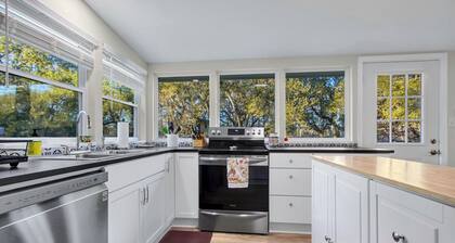 Cardinal Oaks on the Creek I waterfront, families