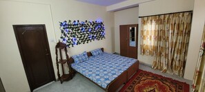 Deluxe Double Room, Hill View | In-room safe, blackout drapes, soundproofing, free WiFi - Raahi homestay (Jaipur)