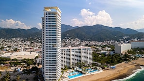 House | 1 bedroom, Internet - Stunning Beachfront Condo Sea Views Pools (Puerto Vallarta)