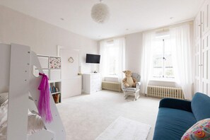 House | 5 bedrooms, Internet