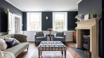 House | 5 bedrooms, Internet
